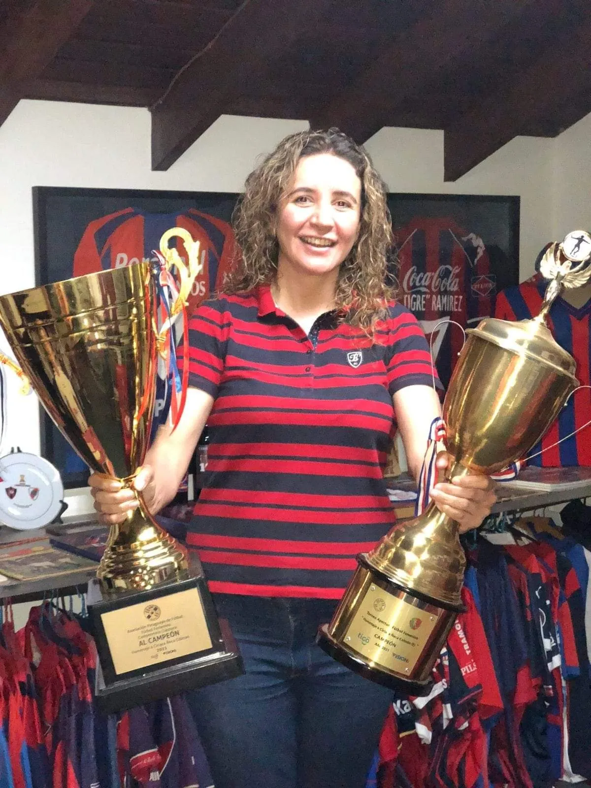 Campeón Apertura 2021 - Campeón Clausura 2021 y Campeón Absoluto. Cerro Femenino