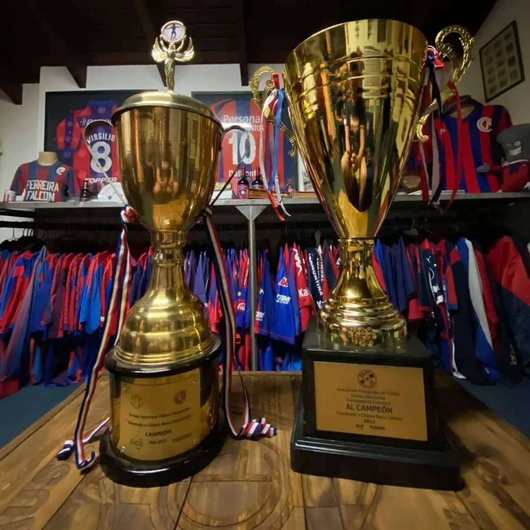 Campeón Apertura 2021 - Campeón Clausura 2021 y Campeón Absoluto. Cerro Femenino